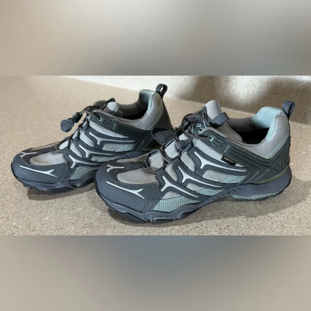 ECCO Gore-Tex TRAIL Hiking Shoes 8 8.5 EU 39